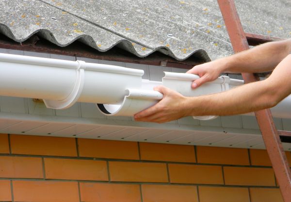 Cost of Gutter Hanging in Panama City Beach